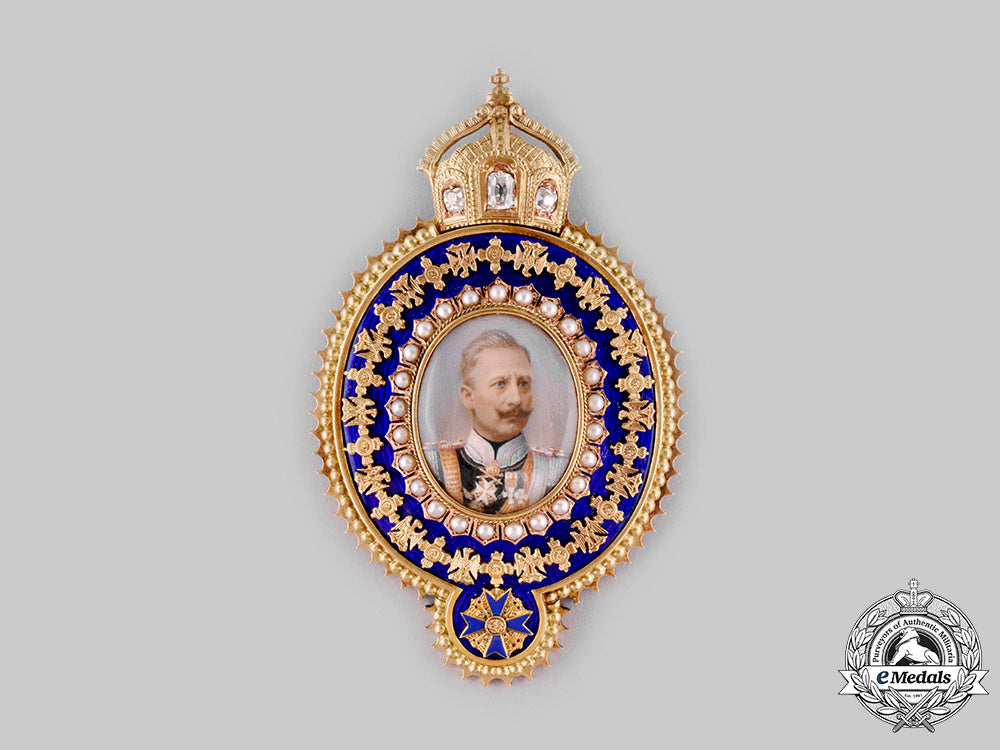 prussia,_kingdom._a_family_order_of_wilhelm_ii_portrait_in_gold,_diamonds_and_pearls,_c.1910_ci19_1556_1