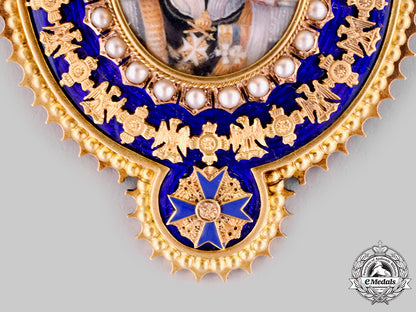 prussia,_kingdom._a_family_order_of_wilhelm_ii_portrait_in_gold,_diamonds_and_pearls,_c.1910_ci19_1560_1