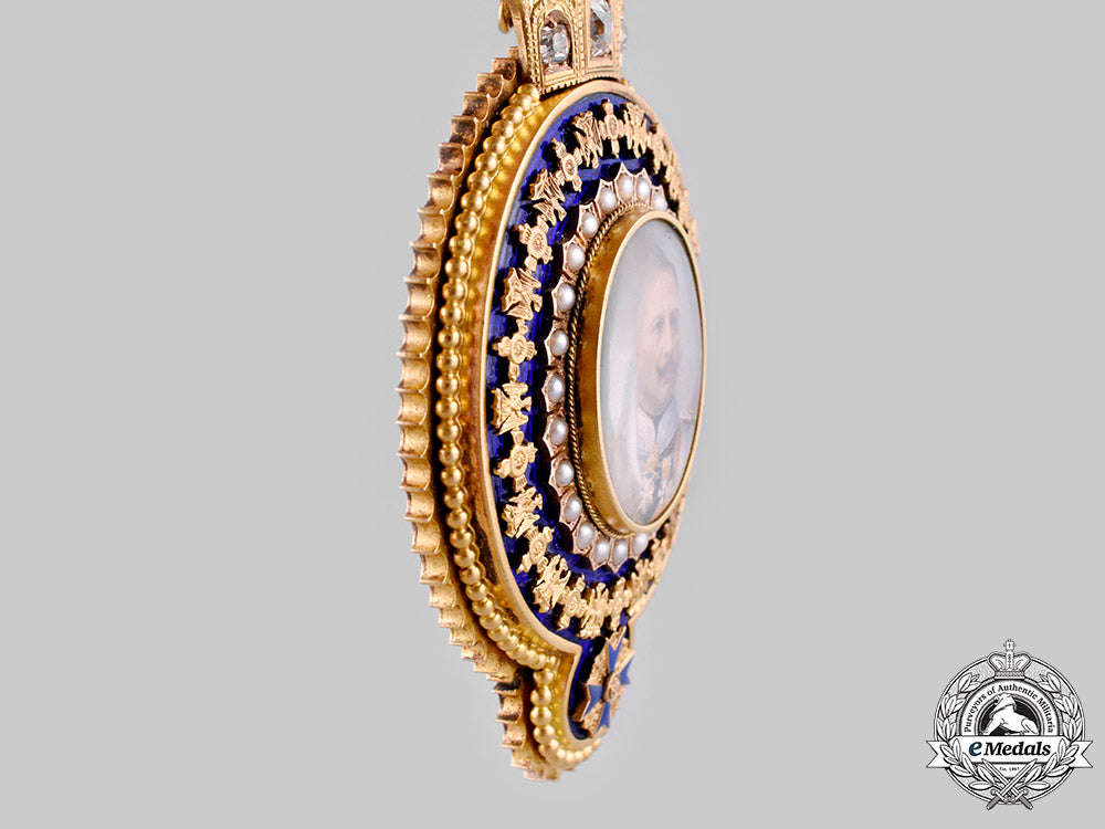 prussia,_kingdom._a_family_order_of_wilhelm_ii_portrait_in_gold,_diamonds_and_pearls,_c.1910_ci19_1562_1