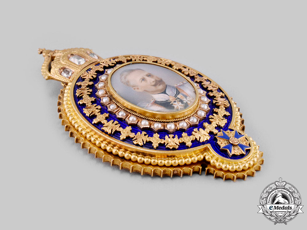prussia,_kingdom._a_family_order_of_wilhelm_ii_portrait_in_gold,_diamonds_and_pearls,_c.1910_ci19_1563_1