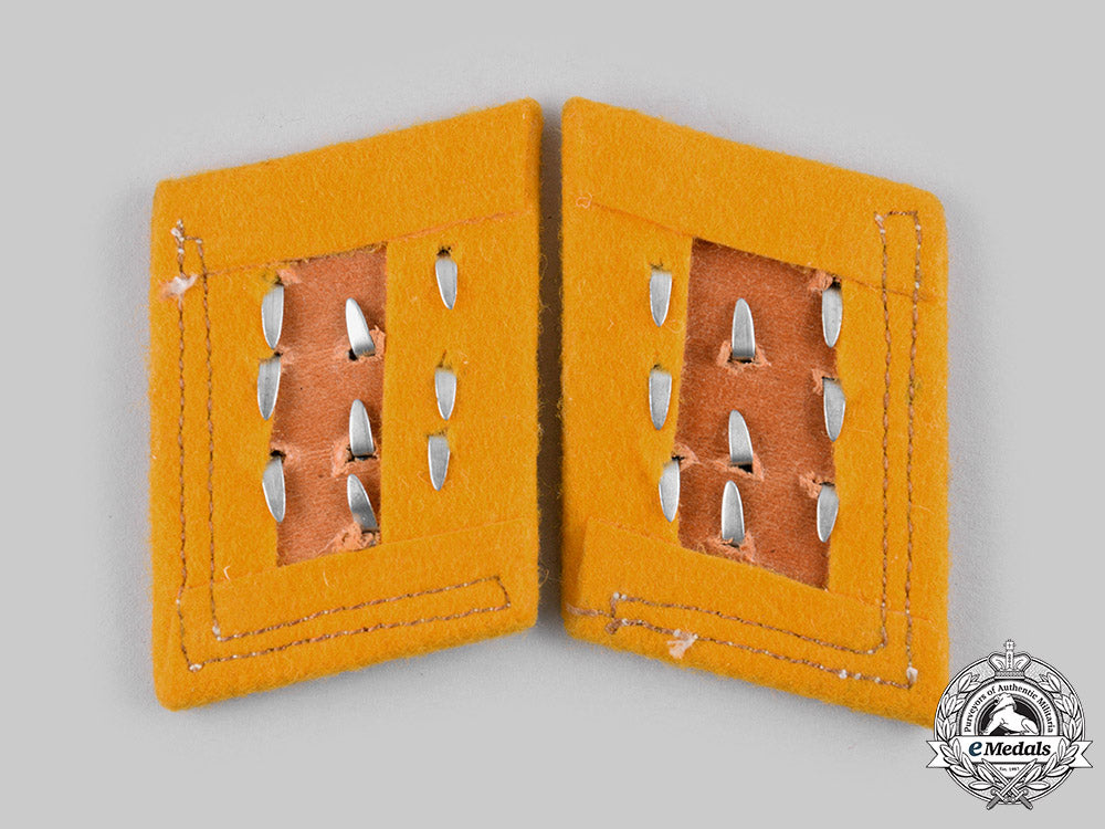 germany,_luftwaffe._a_set_of_flight_personnel_feldwebel_collar_tabs_ci19_1622