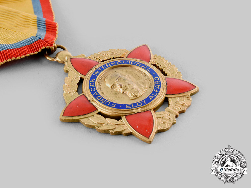 ecuador._an_order_of_the_international_foundation_of_eloy_alfaro,_commander_badge,_c.1950_ci19_1660_1