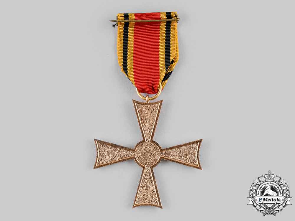 germany,_federal_republic._a_commander_cross_of_the_order_of_merit_of_the_federal_republic_of_germany,_with_case,_by_steinhauer&_lück_ci19_1664