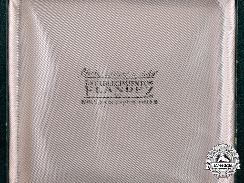 spain,_franco._an_order_of_military_merit,_ii_class_star_with_case,_c.1950_ci19_1706_3_1_1