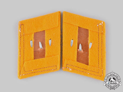germany,_luftwaffe._a_set_of_flight_personnel_unteroffizier_collar_tabs_ci19_1763