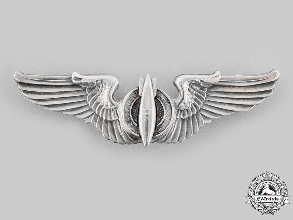 united_states._an_army_air_force_bombardier_badge_ci19_1781_1