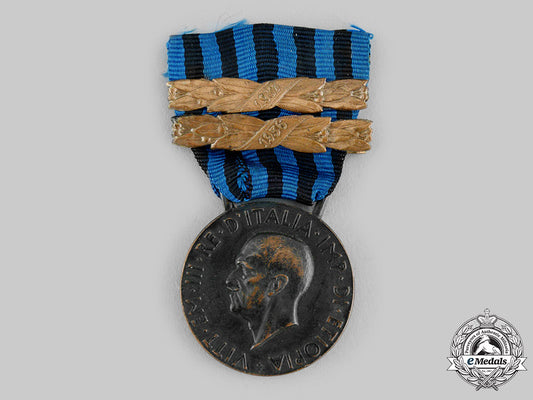 italy,_kingdom._a_medal_for_military_operations_in_east_africa_with_two_clasps_ci19_1994