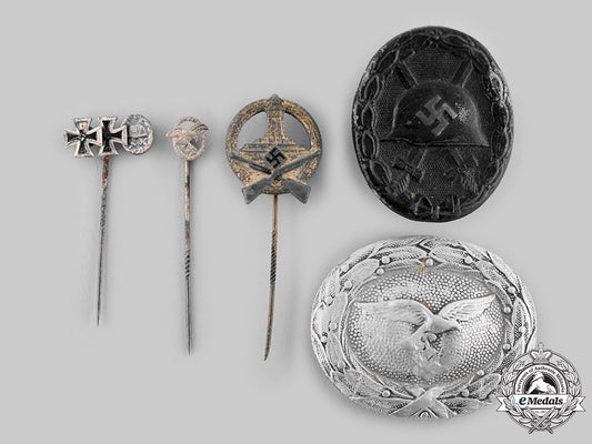 germany,_third_reich._a_lot_of_badges_and_insignia_ci19_2021_1