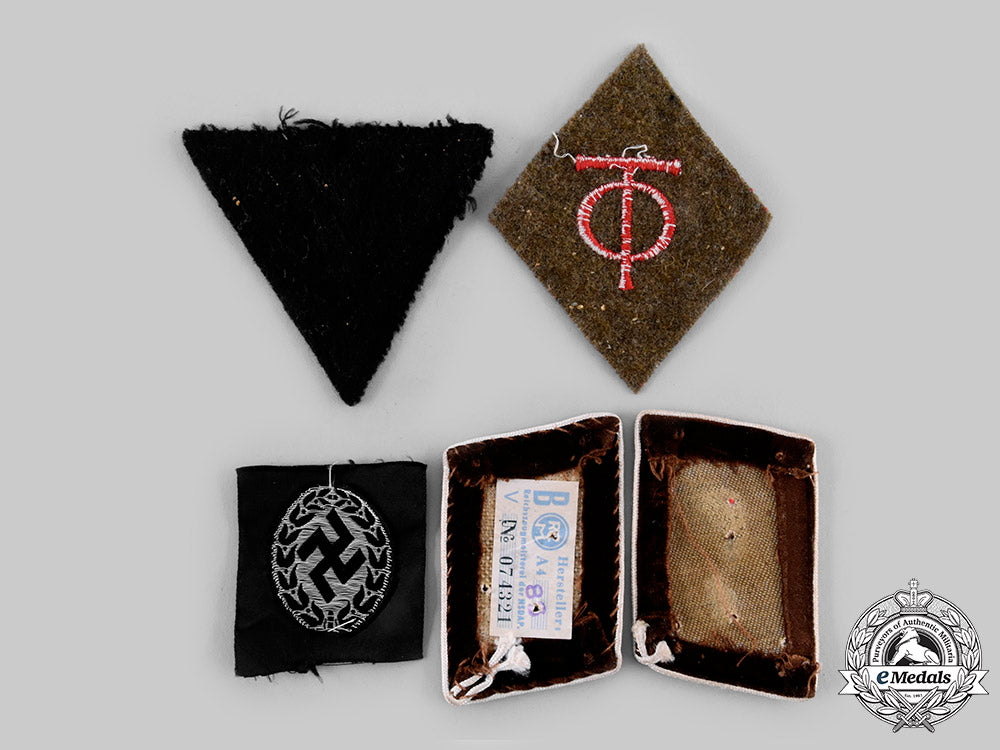 germany,_third_reich._a_lot_of_cloth_insignia_ci19_2110_1_1_1