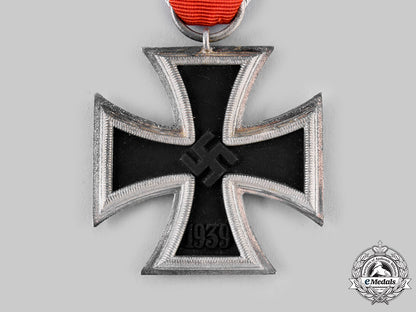 germany,_heer._a1939_iron_cross_ii_class_with_award_document,_by_klein_and_quenzer_ci19_2133_1_2