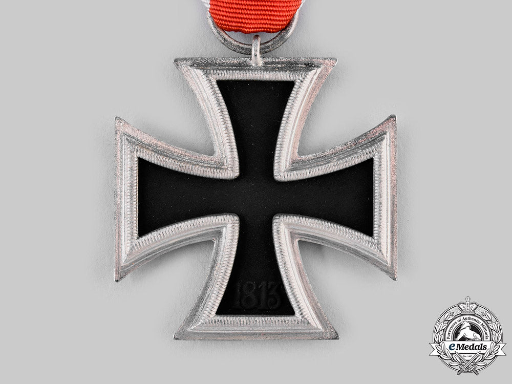 germany,_heer._a1939_iron_cross_ii_class_with_award_document,_by_klein_and_quenzer_ci19_2134_1_2