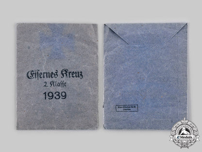 germany,_heer._a1939_iron_cross_ii_class_with_award_document,_by_klein_and_quenzer_ci19_2139_1_2