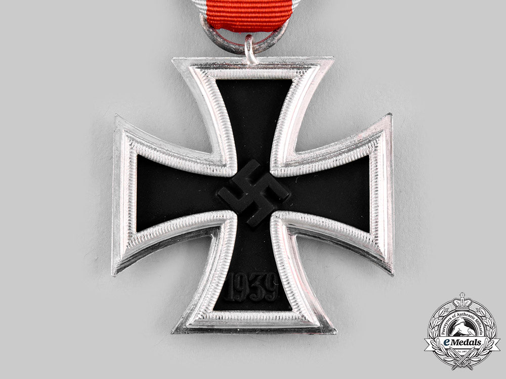 germany,_wehrmacht._a1939_iron_cross_ii_class_with_package_of_issue_ci19_2146
