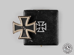 Germany, Wehrmacht. A 1939 Iron Cross I Class, With Case, By Wilhelm Deumer