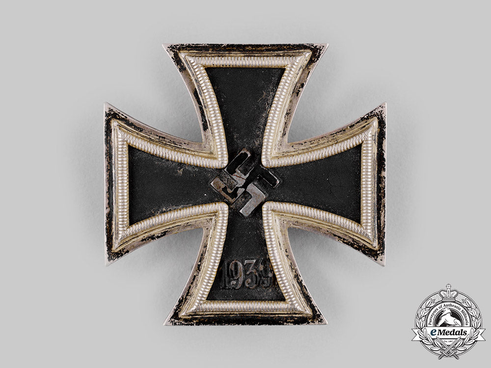 germany,_wehrmacht._a1939_iron_cross_i_class,_with_case,_by_wilhelm_deumer_ci19_2223
