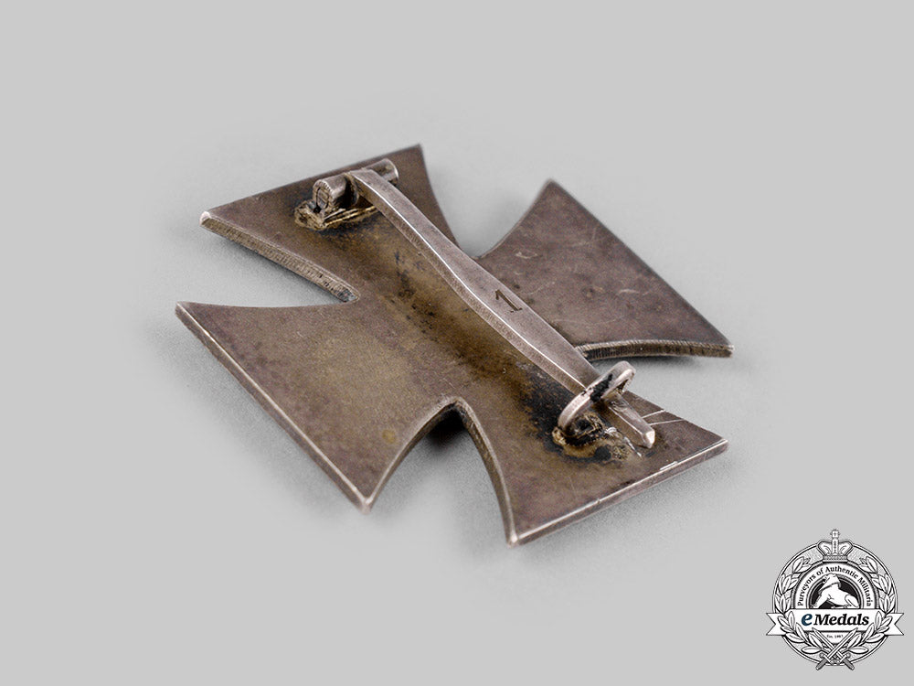 germany,_wehrmacht._a1939_iron_cross_i_class_with_case,_by_deschler&_sohn,_dietrich_maerz_collection_ci19_2270_3_1