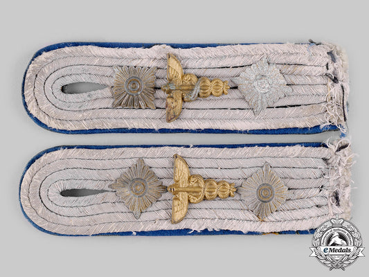 germany,_heer._a_set_of_medical_hauptmann_shoulder_boards_ci19_2321