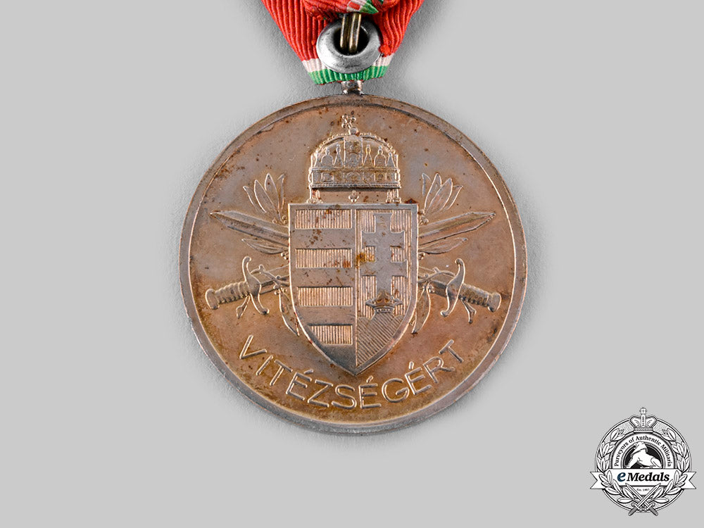 hungary,_regency._a_bravery_medal,_i_class_gold_grade,_c.1941_ci19_2350_1_1_1_1_5_1