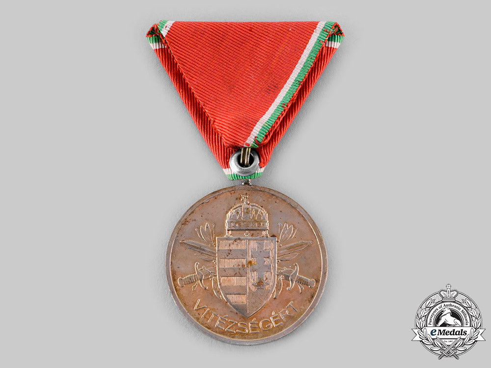 hungary,_regency._a_bravery_medal,_i_class_gold_grade,_c.1941_ci19_2351_1_1_1_1_5_1