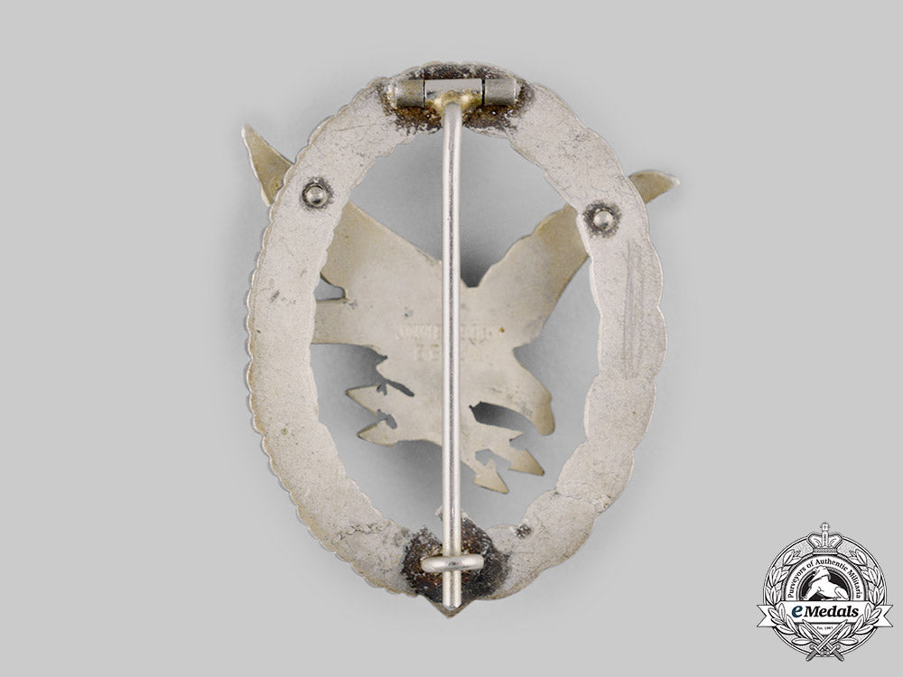 germany,_luftwaffe._a_radio_operator_and_air_gunner_badge_by_imme&_sohn_ci19_2387_2_1_1