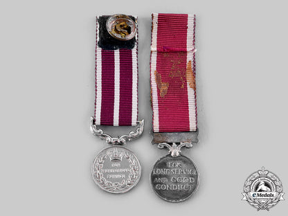united_kingdom._two_miniature_army_awards_ci19_2561_1