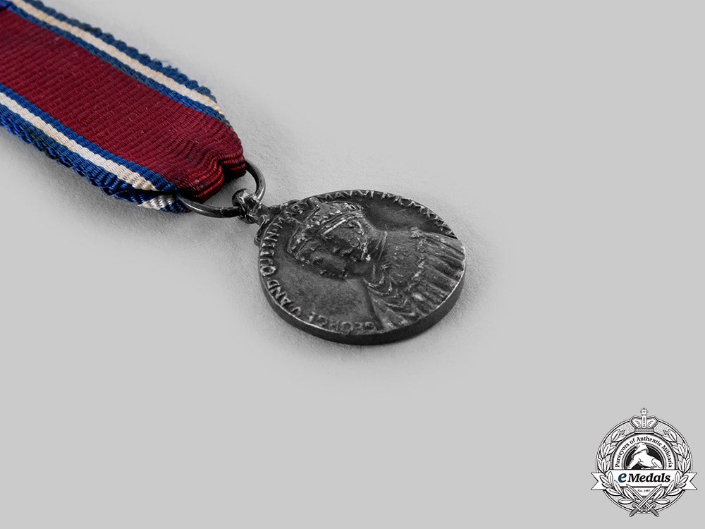 united_kingdom._three_miniature_jubilee_and_coronation_medals_ci19_2568_1