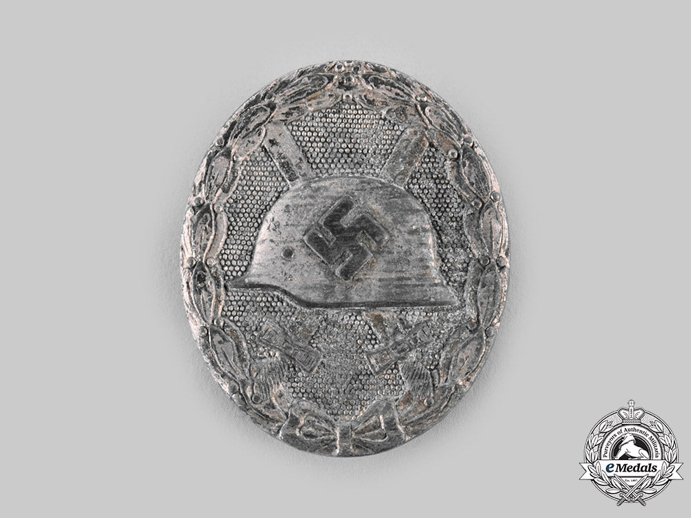 germany,_wehrmacht._a_wound_badge,_silver_grade,_by_klein&_quenzer_ci19_2649_1