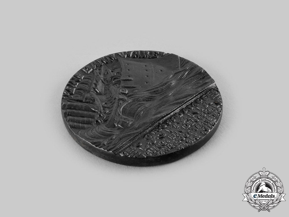 united_kingdom._a_lusitania_medallion_with_carton_ci19_2742_1_2