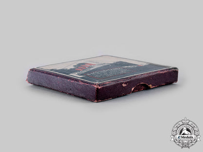 united_kingdom._a_lusitania_medallion_with_carton_ci19_2745_1_2