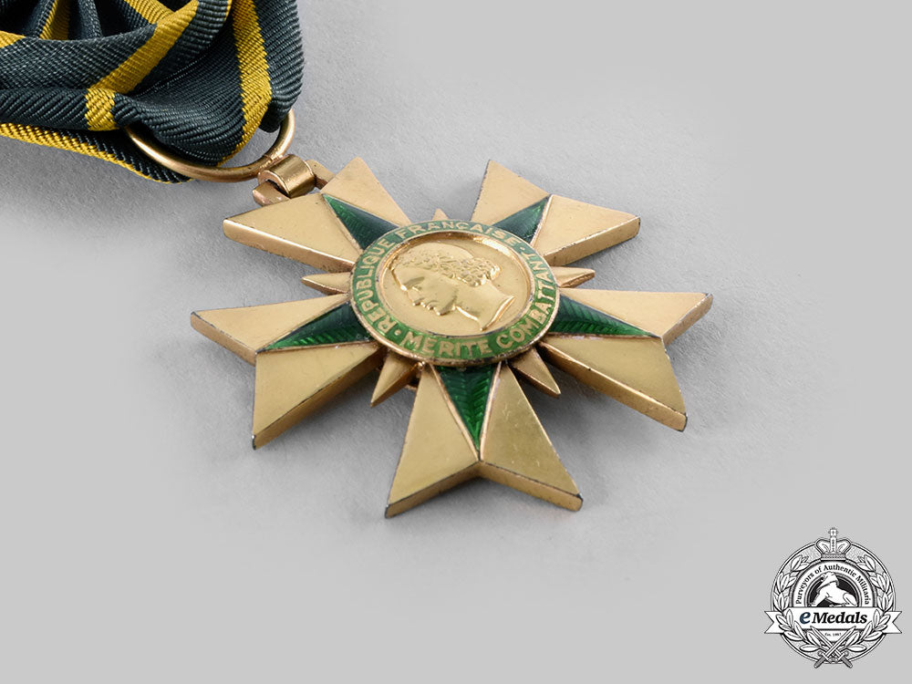 france,_iv_republic._an_order_of_merit_for_service_to_veterans,_ii_class_officer,_c.1955_ci19_2799_1