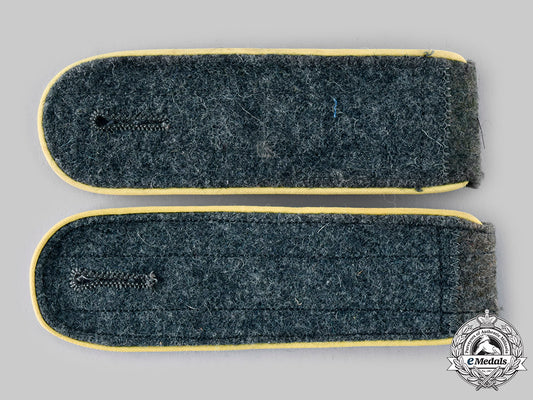 germany,_heer._a_pair_of_signals_em_shoulder_straps_ci19_2897_1