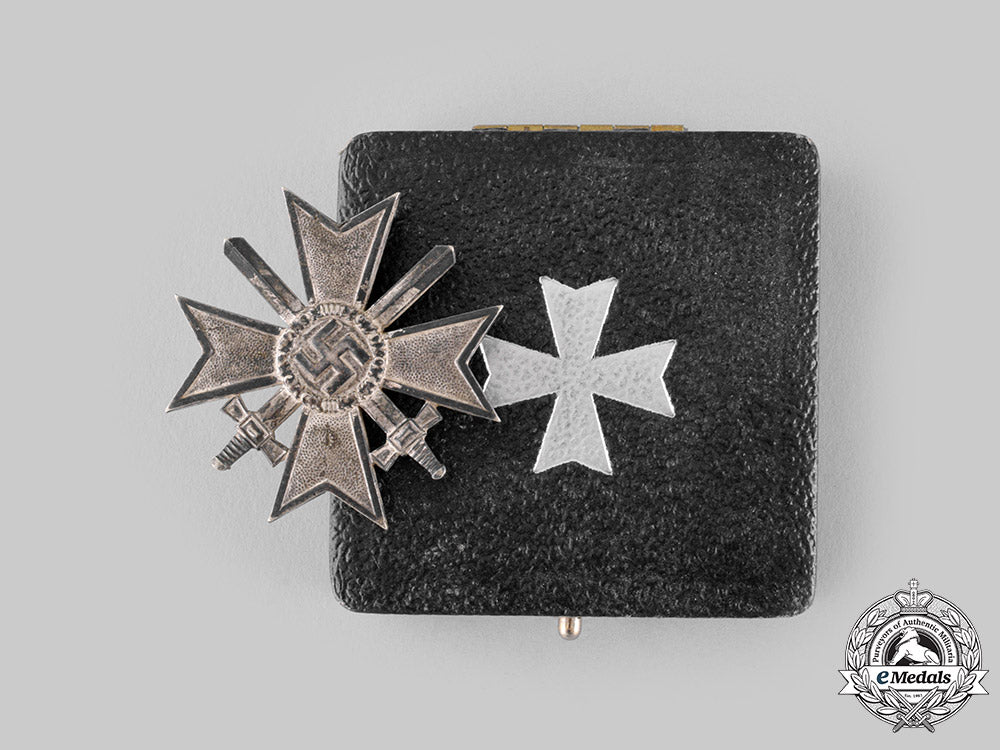 germany,_wehrmacht._a_war_merit_cross,_i_class_with_swords,_with_case_ci19_2911_2_1