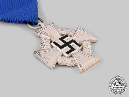 germany,_third_reich._a_civil_service25-_year_faithful_service_cross,_with_case,_by_wächtler&_lange_ci19_2951