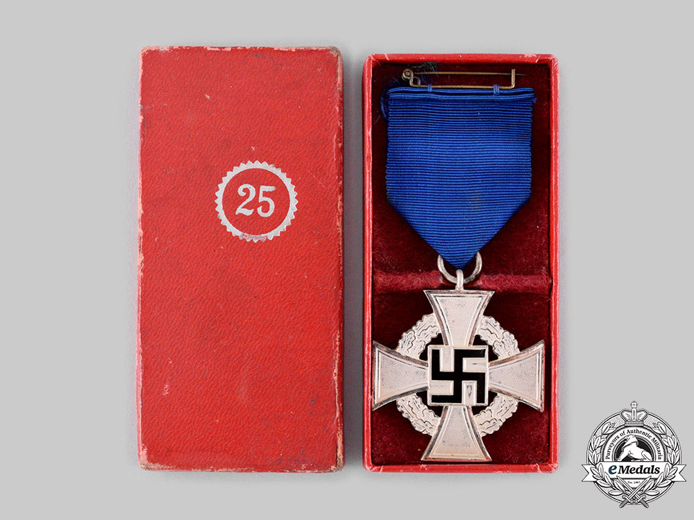germany,_third_reich._a_civil_service25-_year_faithful_service_cross,_with_case,_by_wächtler&_lange_ci19_2953