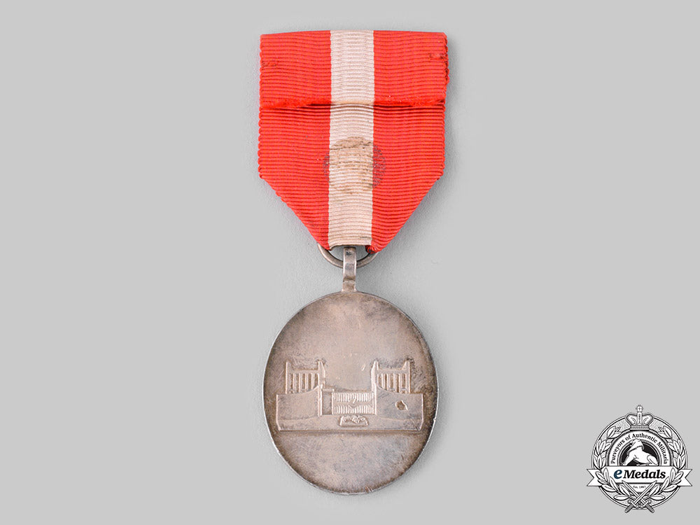 ghana,_republic._a_revolution_day_medal1966_ci19_3018_2