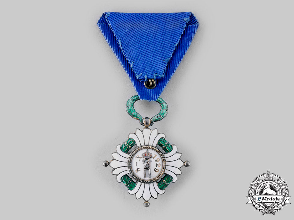 yugoslavia,_kingdom._an_order_of_the_crown,_iv_class_with_case_by_huguenin_freres&_co.,_c.1935_ci19_3026_1