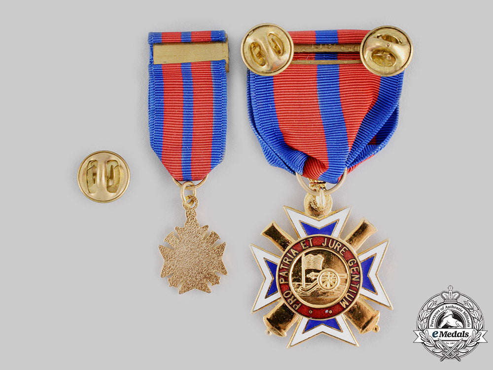 united_states._state_of_new_york_veteran_corps_of_artillery_badge,_fullsize_and_miniature_ci19_3080_2