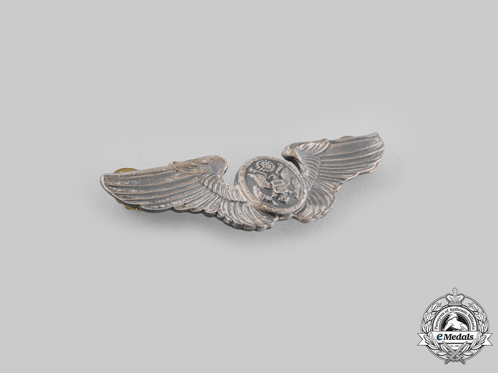 united_states._three_army_air_force_badges_ci19_3110