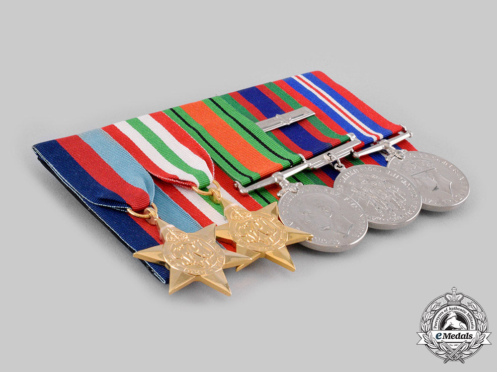 canada._a_second_war_veteran's_group_of_five_ci19_3176