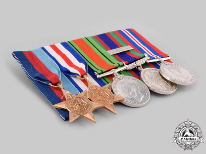 canada._a_second_war_veteran's_group_of_five_ci19_3179