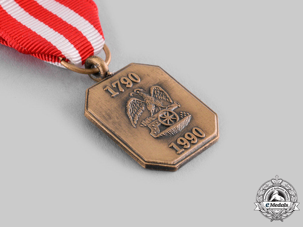 united_states._a_state_of_new_york_veteran_corps_of_artillery_bicentennial_badge1790-1990,_fullsize_and_miniature_ci19_3197