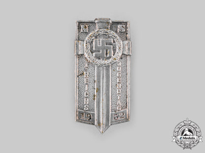 germany,_an_ns_i_reichsjugendtag_badge,_c.1932_ci19_3204_1