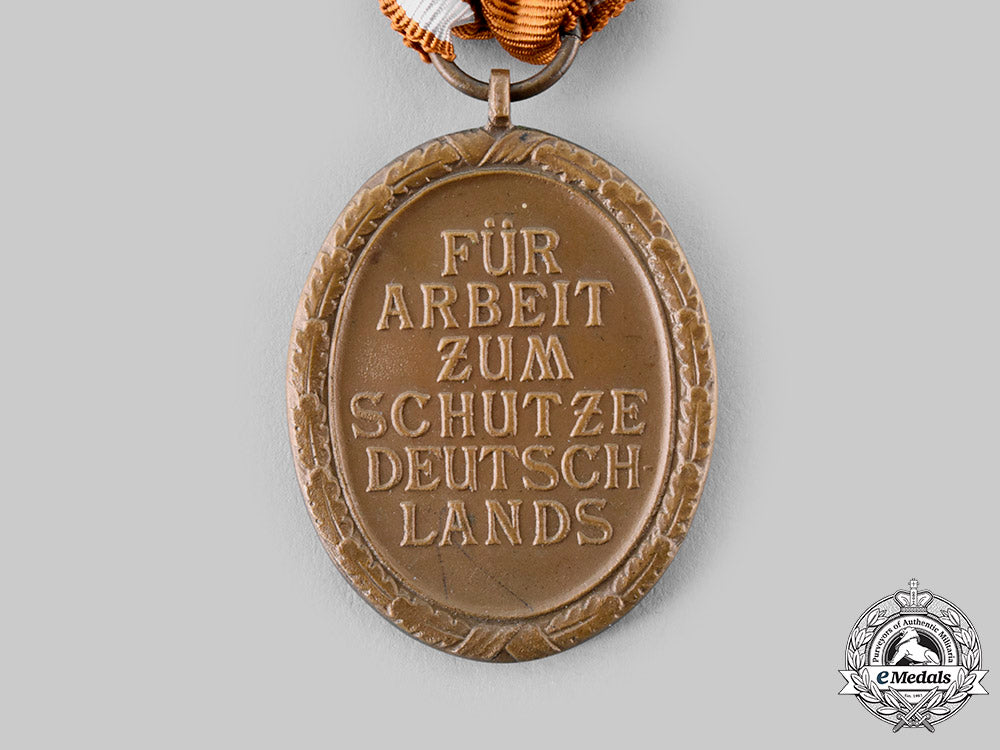 germany,_third_reich._a_west_wall_medal._ci19_3234_1