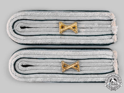 germany,_heer._a_pair_of_army_administrative_shoulder_boards_ci19_3237_1