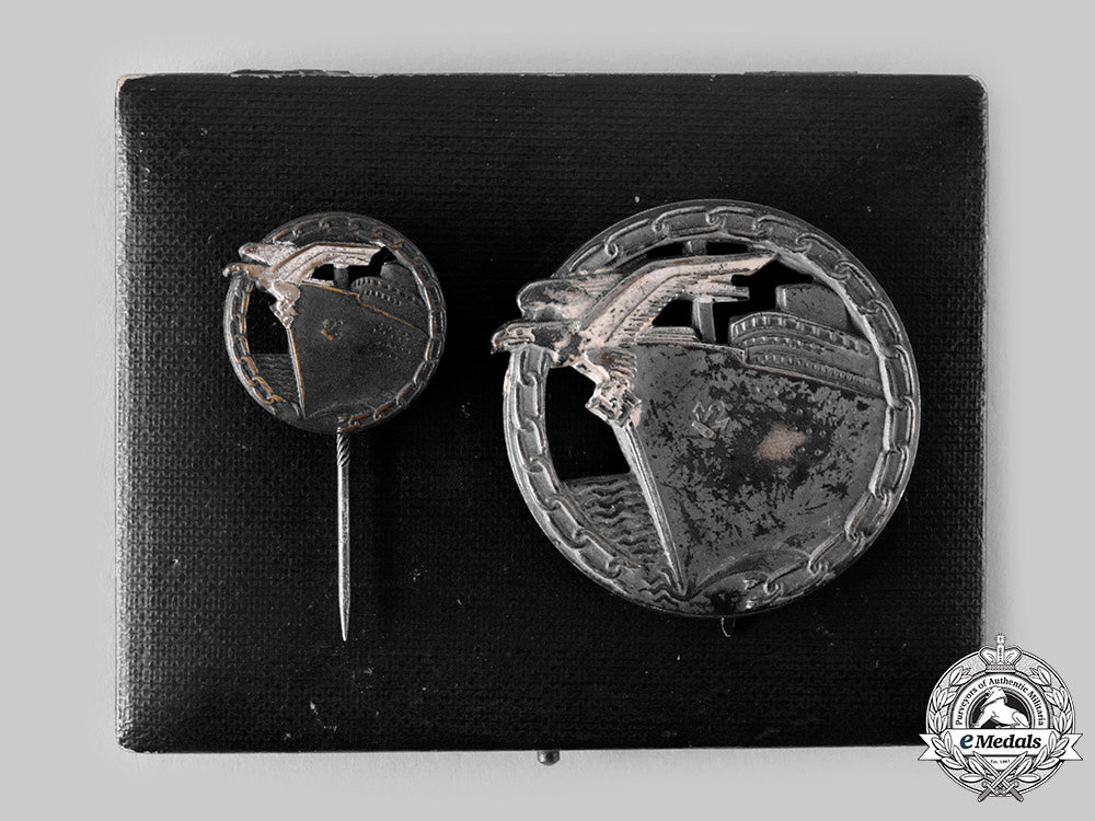 germany,_kriegsmarine._a_blockade_runner_badge,_cased_set_with_pin,_by_schwerin_ci19_3320_1_1_1_1