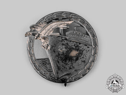 germany,_kriegsmarine._a_blockade_runner_badge,_cased_set_with_pin,_by_schwerin_ci19_3321_1_1_1_1
