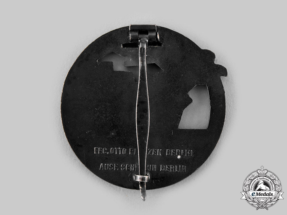 germany,_kriegsmarine._a_blockade_runner_badge,_cased_set_with_pin,_by_schwerin_ci19_3322_1_1_1_1