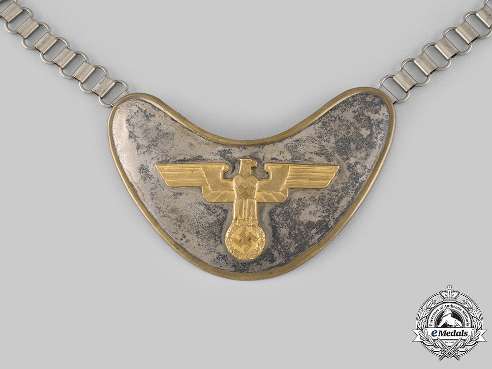 germany,_sa._a_rare_sa-_standarte“_feldherrnhalle”_gorget_by_karoline_gahr_ci19_3371_2_1_1_1