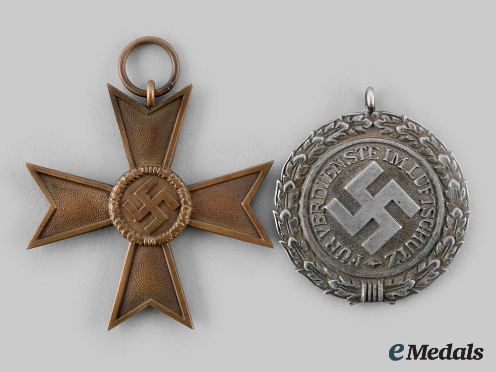 germany,_third_reich._a_pair_of_service_awards_ci19_3422_1