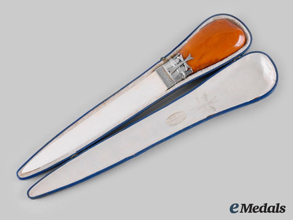 germany,_third_reich._an_amber_paper_knife_with_case,_by_the_state_amber_manufactory,_from_the_estate_of_ss-_obergruppenführer_arthur_seyss-_inquart_ci19_3562_1